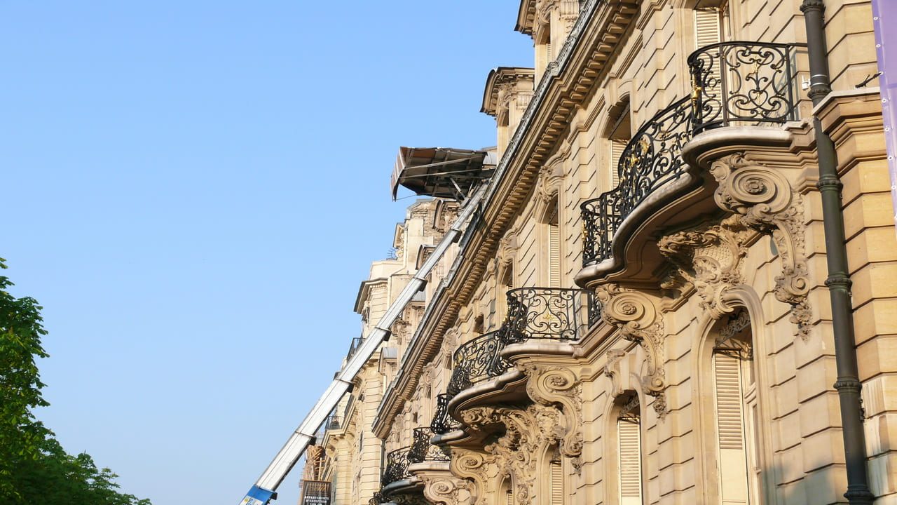 AdobeStock_2902409 (1) (1) Monte-meuble Nice